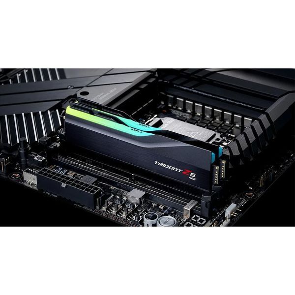 G.Skill 32 GB (2x16GB) DDR5 6400 MHz Trident Z5 RGB Black (F5-6400J3239G16GX2-TZ5RK) 291639 фото